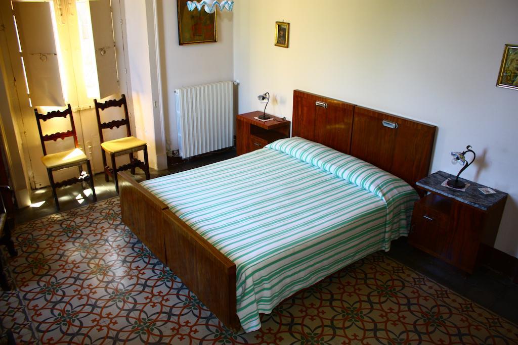 B&B Sotto I Pini Zafferana Etnea Exteriör bild